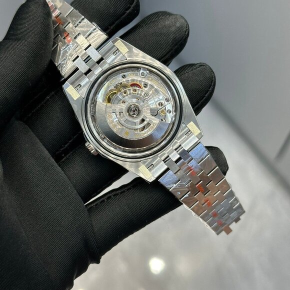 Watch - Picture 3 of 3